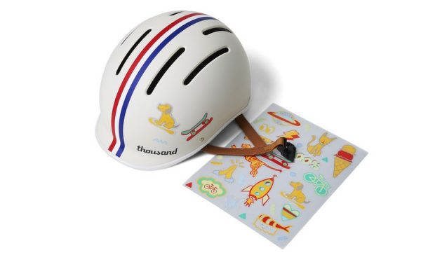 Casco-Thousand-Toddler-Speedway-Cream-pegatinas